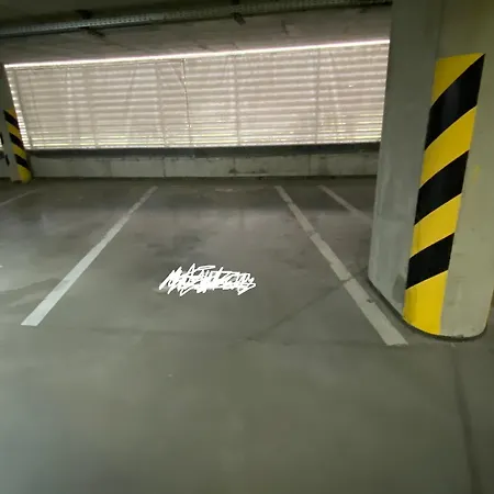 Fantastic View From The 20th Floor Apartment *