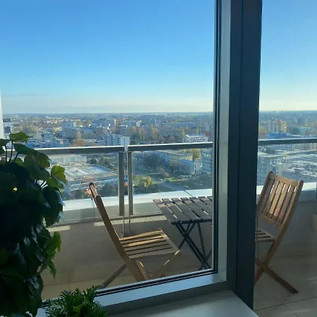 Fantastic View From The 20th Floor Апартаменты *