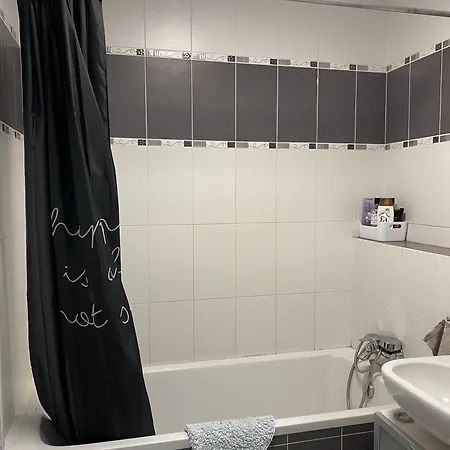 Fantastic View From The 20th Floor Апартаменты